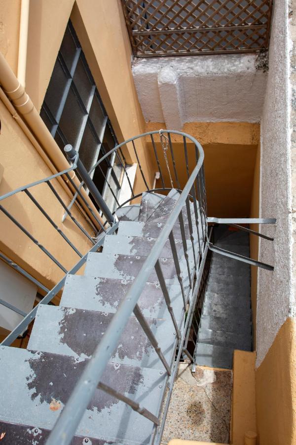 Stylish, Basement Studio With Roof Top Access - Ep9B เอเธนส์ ภายนอก รูปภาพ